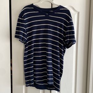 Men’s Large American Eagle Athletic Fit V Neck T-Shirt Navy w/ White Stripes